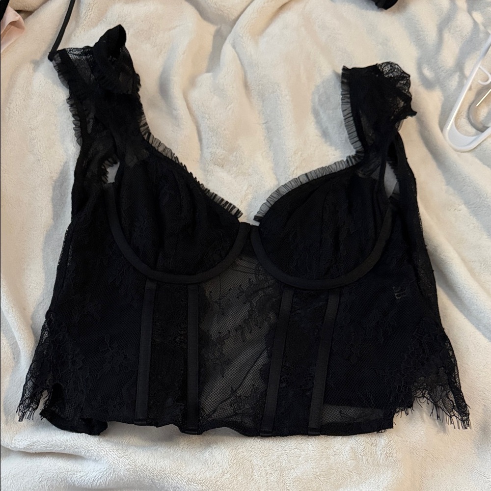 Chic Black Lace Underwire Bra